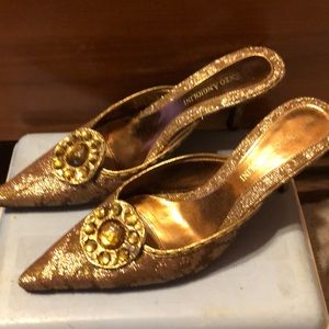 Enzo angiolini gold loafers